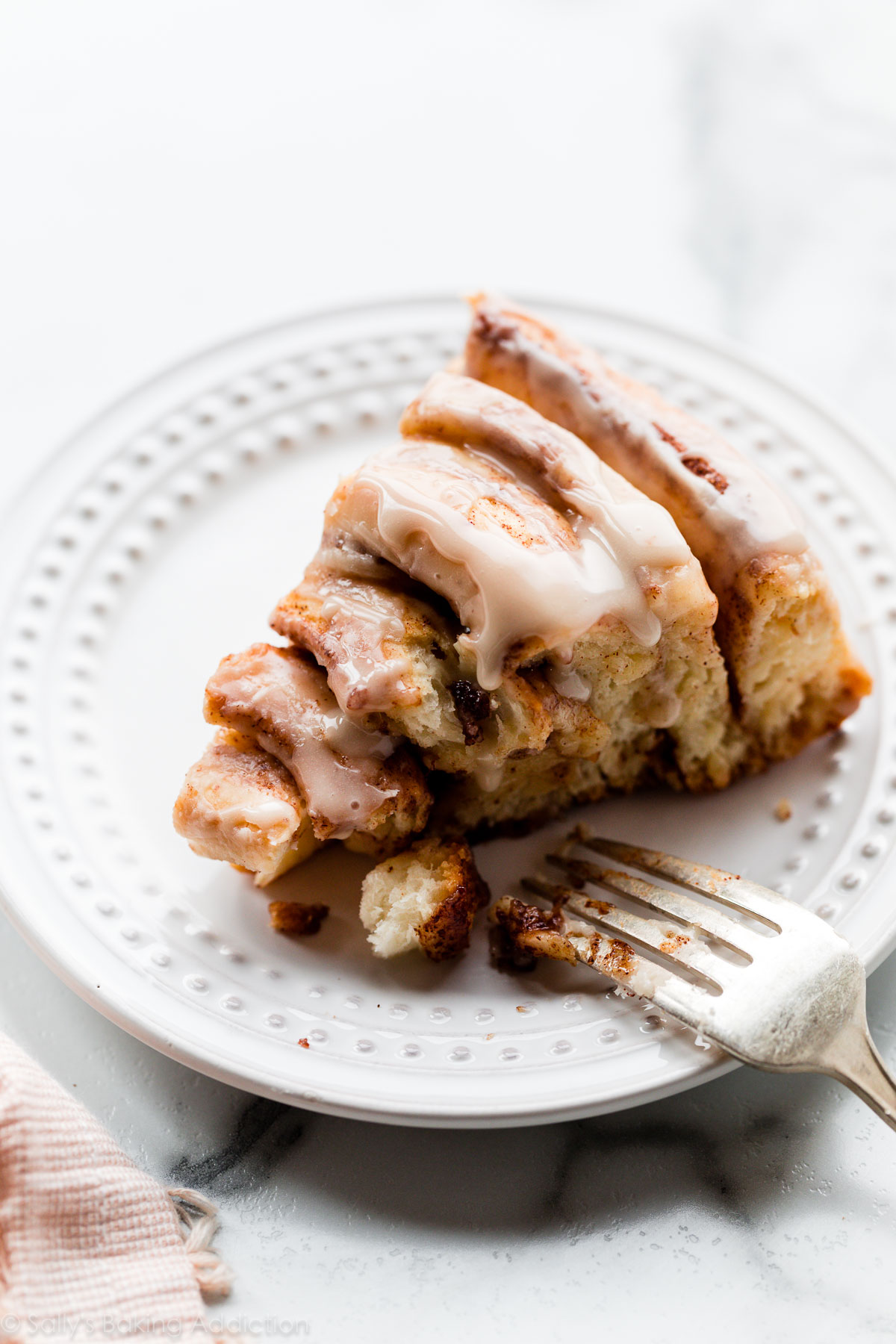 tranche de gâteau géant à la cannelle