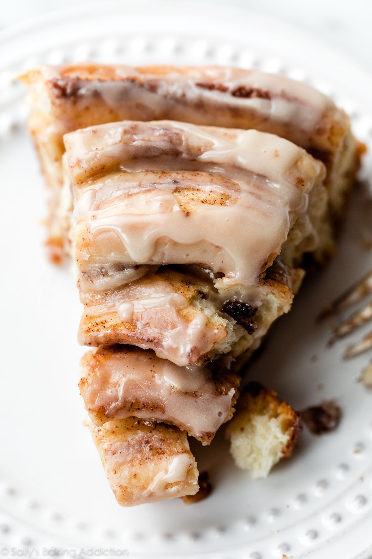 tranche de gâteau géant à la cannelle