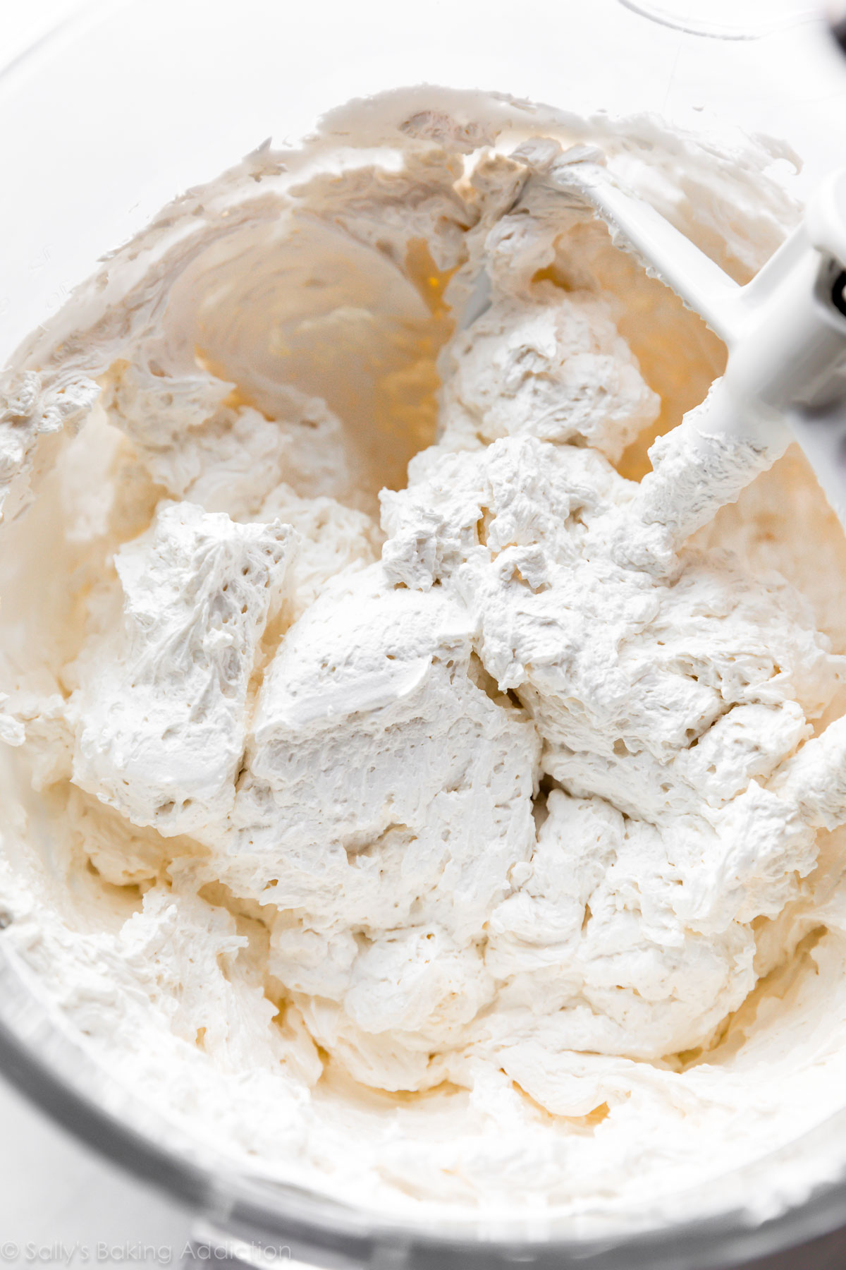 effondrement de la crème au beurre suisse meringue épaisse