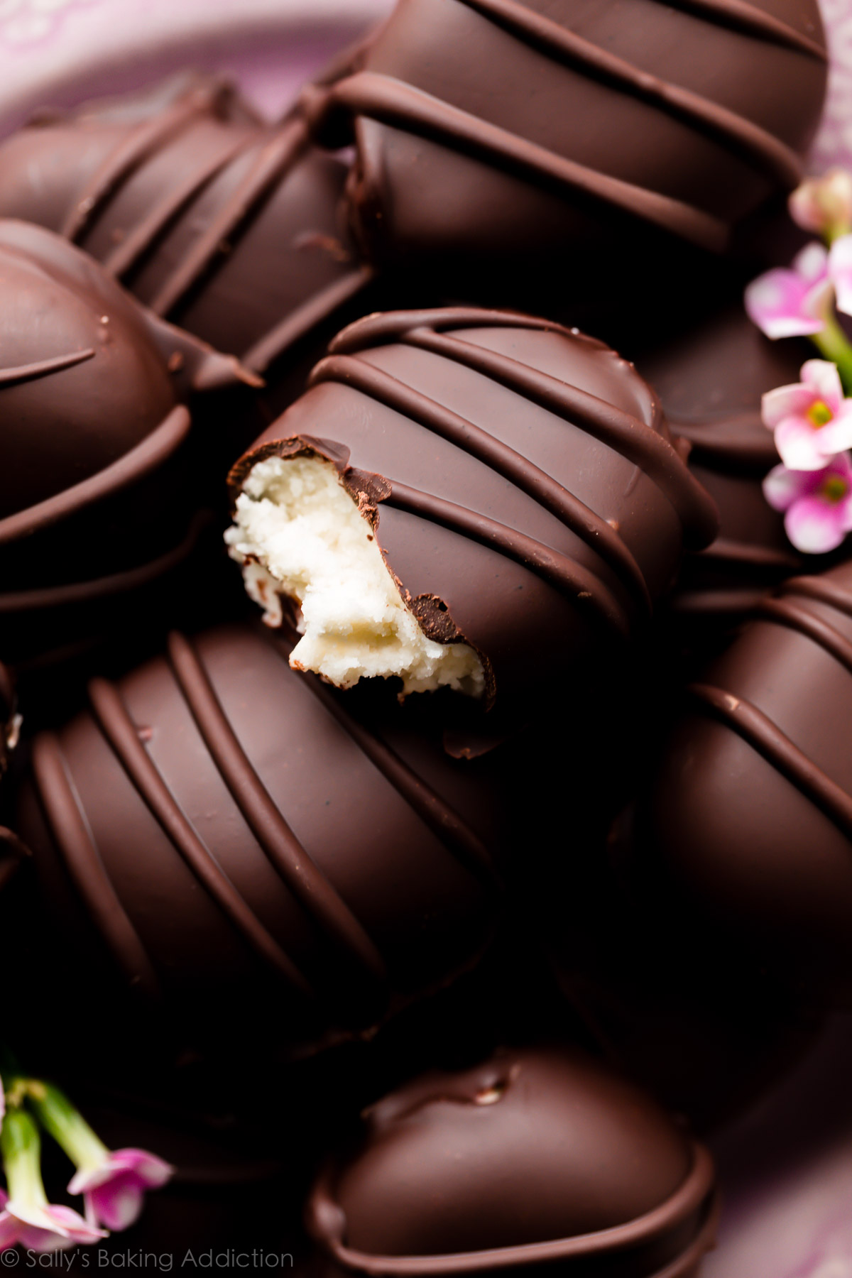 Oeufs de bonbons au beurre recouvert de chocolat