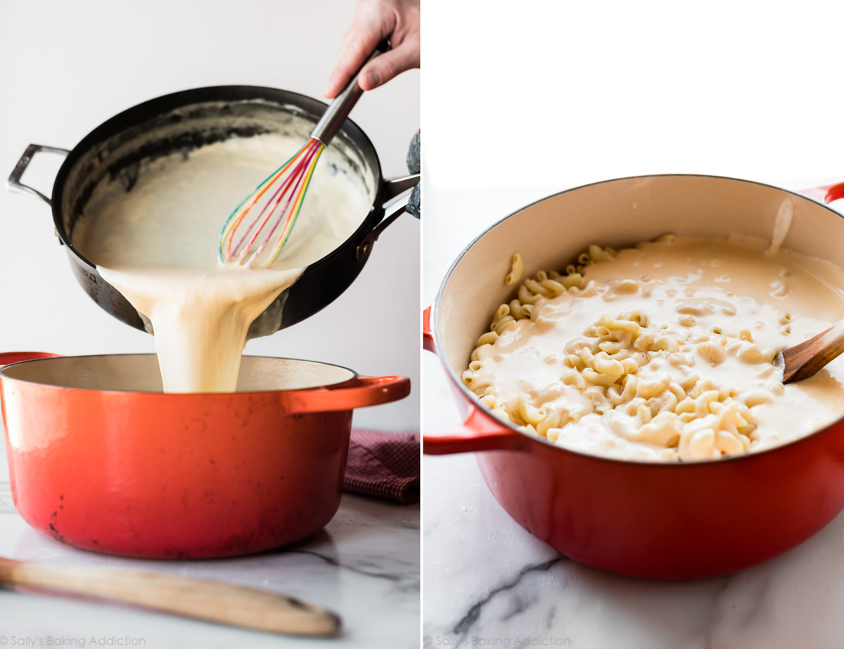 Verser les macaronis et la sauce au fromage sur les nouilles macaroni au coude