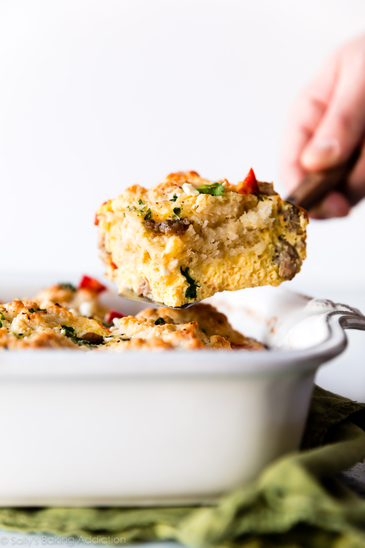 Casserole de petit-déjeuner biscuit aux œufs et au fromage