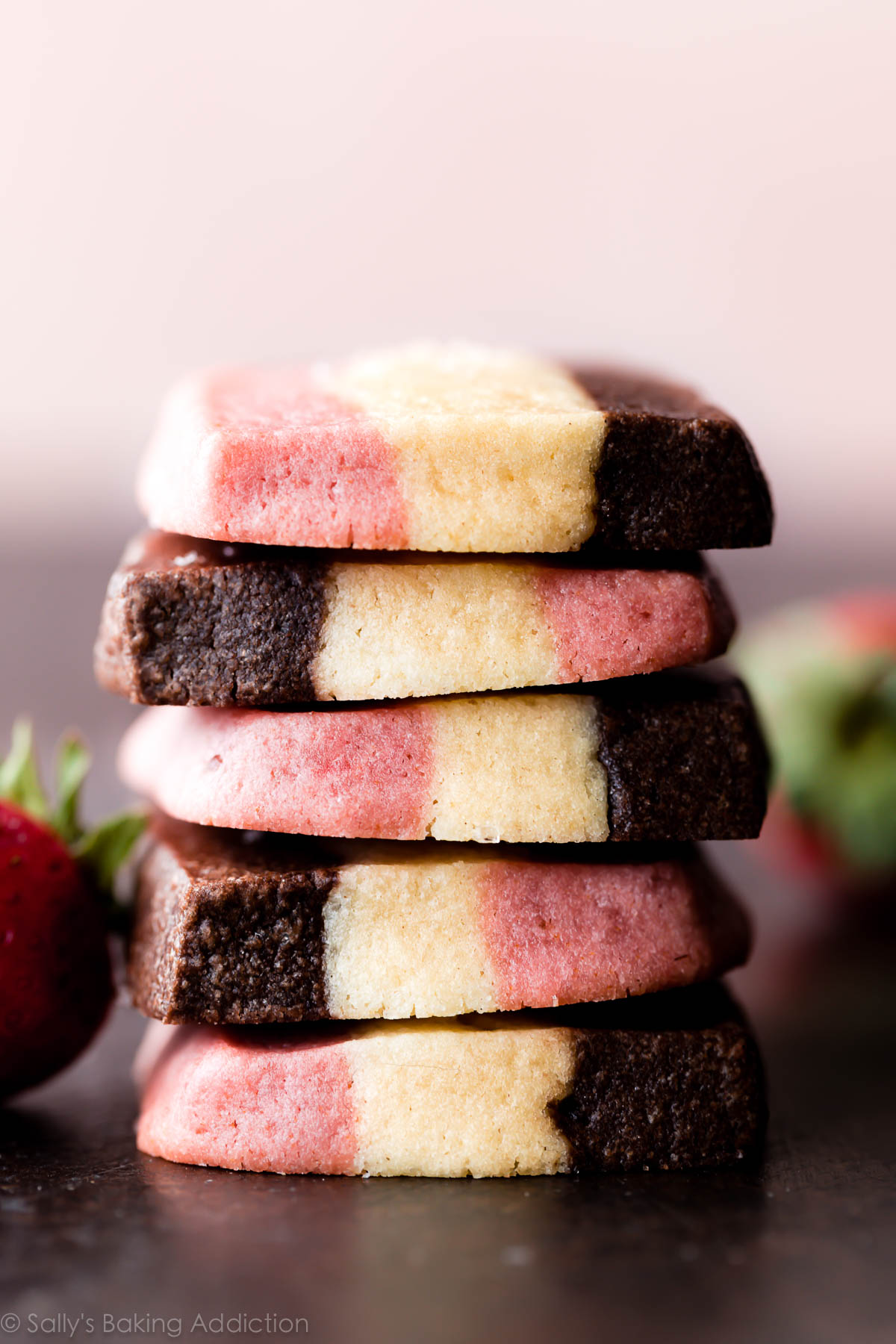 Biscuits napolitains à la fraise, au chocolat et à la vanille