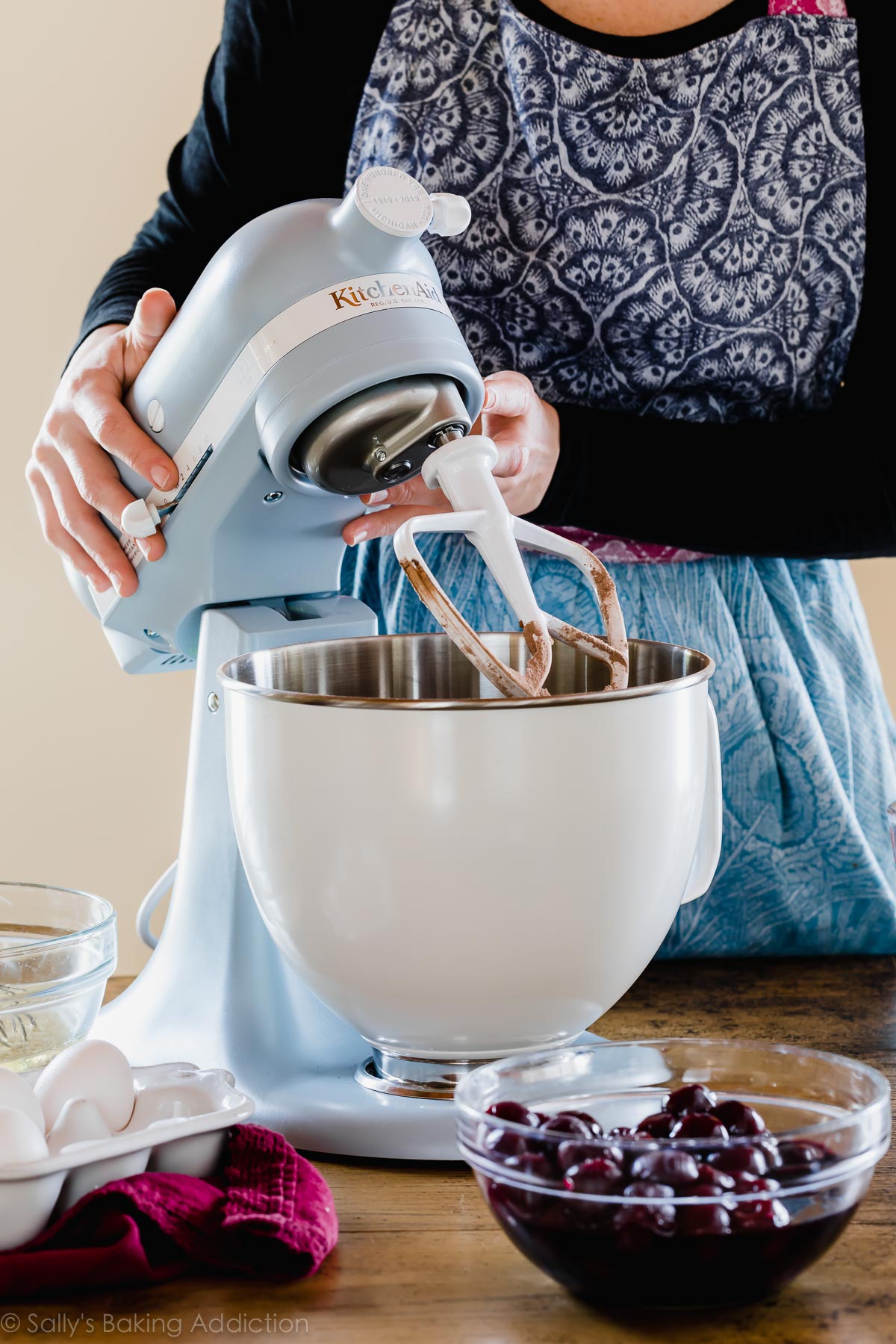 Batteur sur socle KitchenAid en édition limitée en bleu brumeux