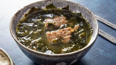 Photo of Recette de soupe coréenne aux algues et à la poitrine de poulet (Miyeok-Guk)