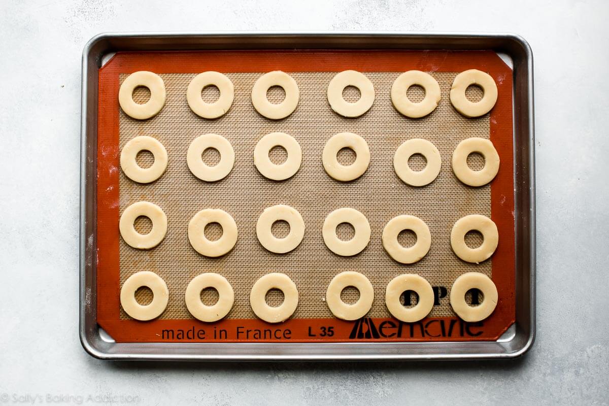 Comment faire des sandwichs aux biscuits au fudge rayé à partir du livre de recettes Sally's Cookie Addiction