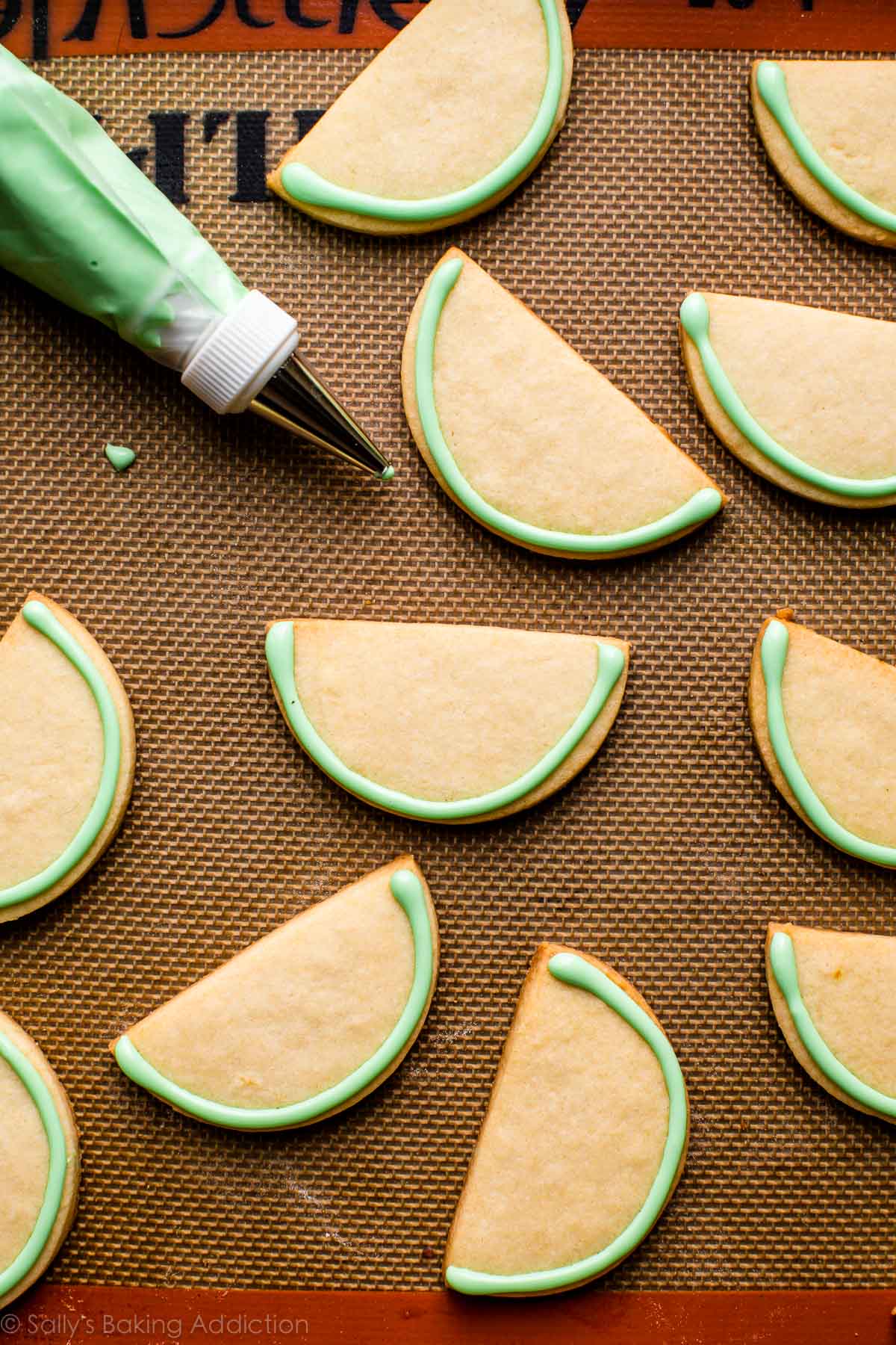 Comment faire des biscuits au sucre pastèque sur sallysbakingaddiction.com