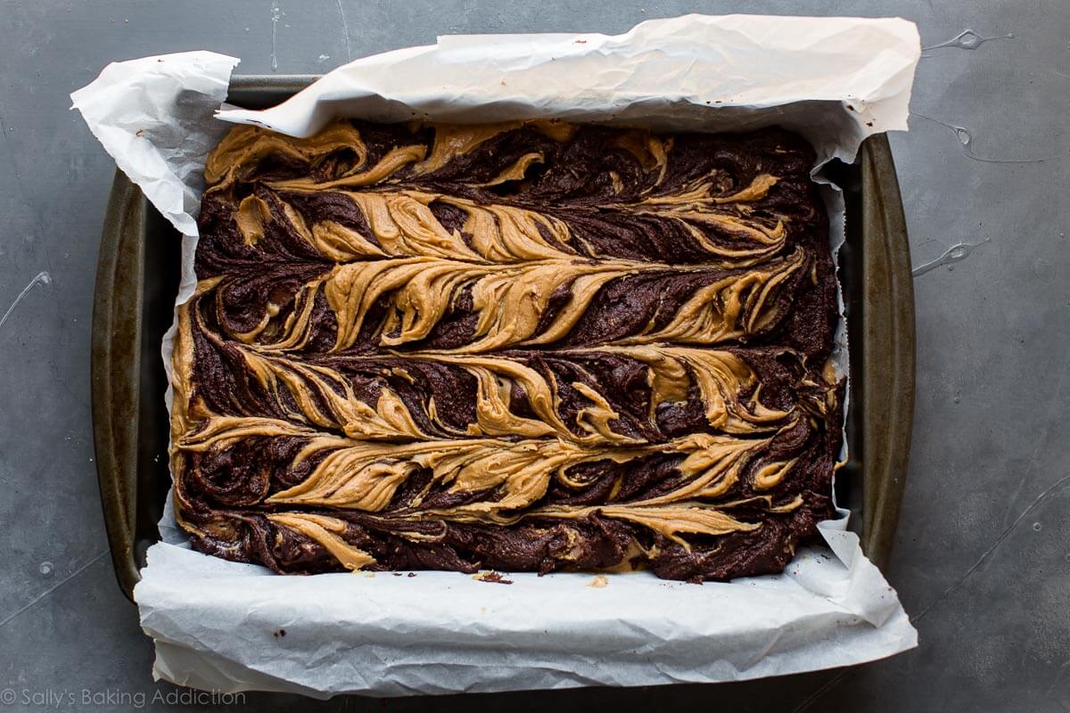 Brownies tourbillonnants au beurre d'arachide sur sallysbakingaddiction.com