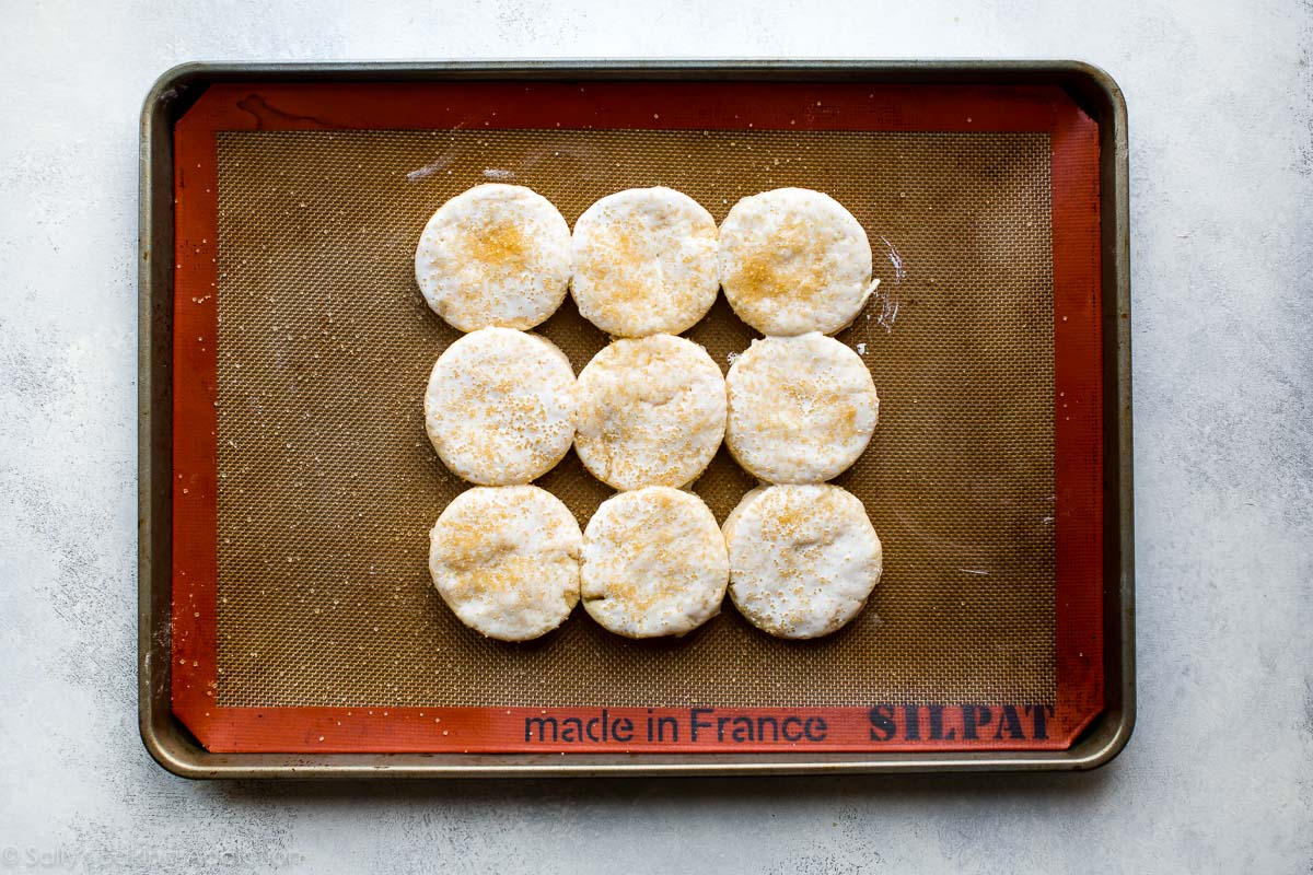 Biscuits maison pour shortcake aux fraises sur sallysbakingaddiction.com
