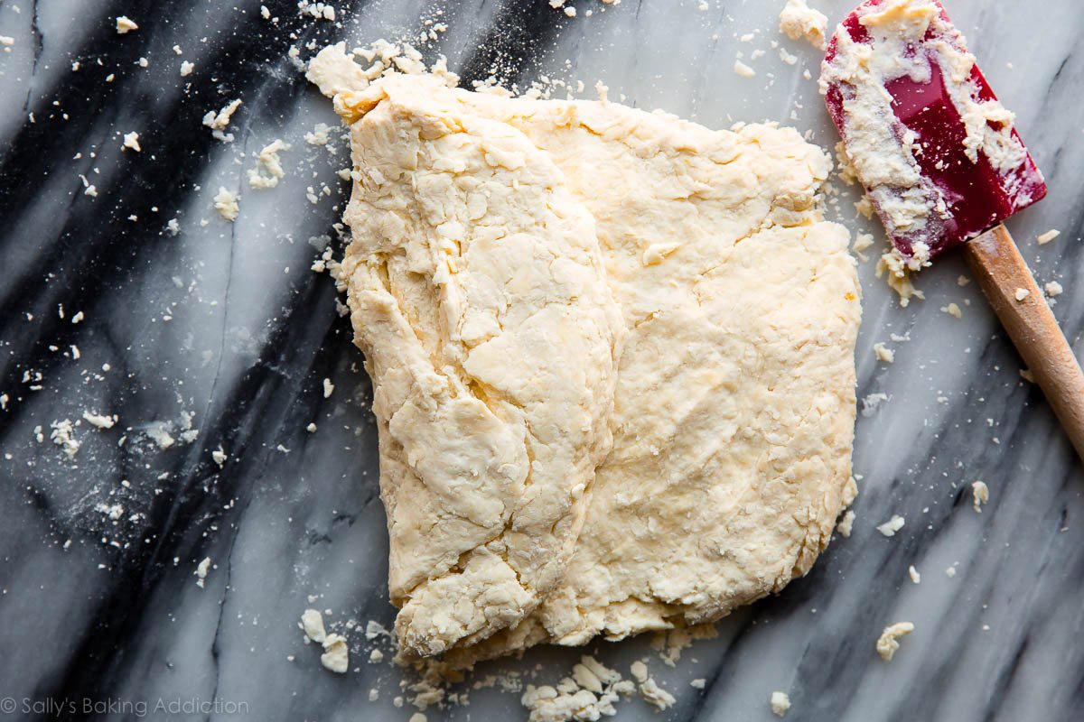 Comment faire des biscuits au babeurre floconneux sur sallysbakingaddiction.com