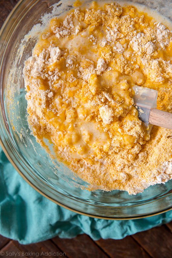 Comment faire du pain de maïs à la poêle au miel sur sallysbakingaddiction.com