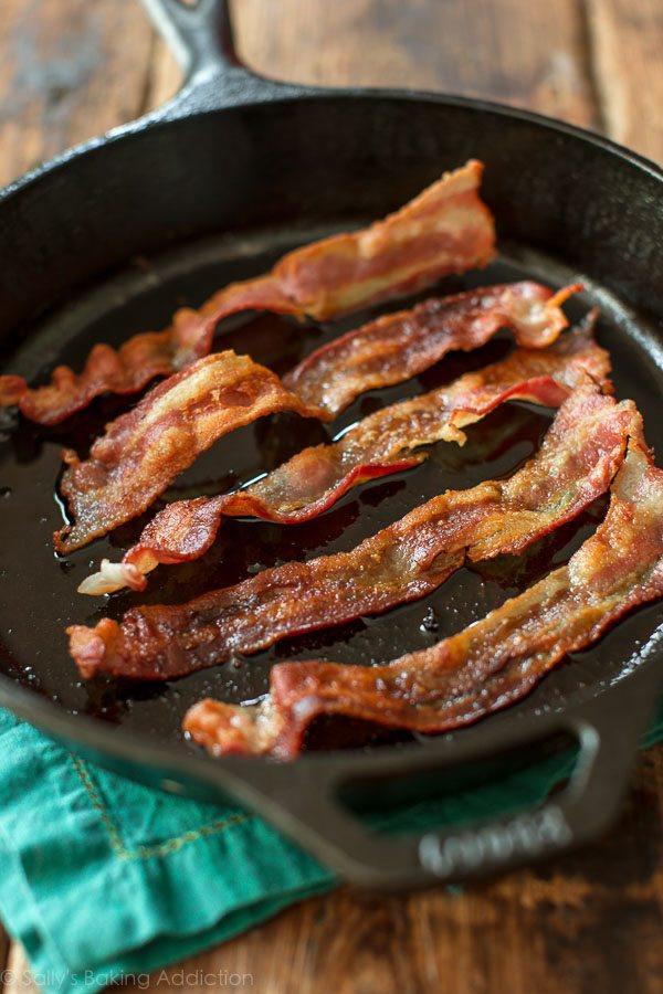 Bacon pour salade de bacon aux fraises sur sallysbakingaddiction.com