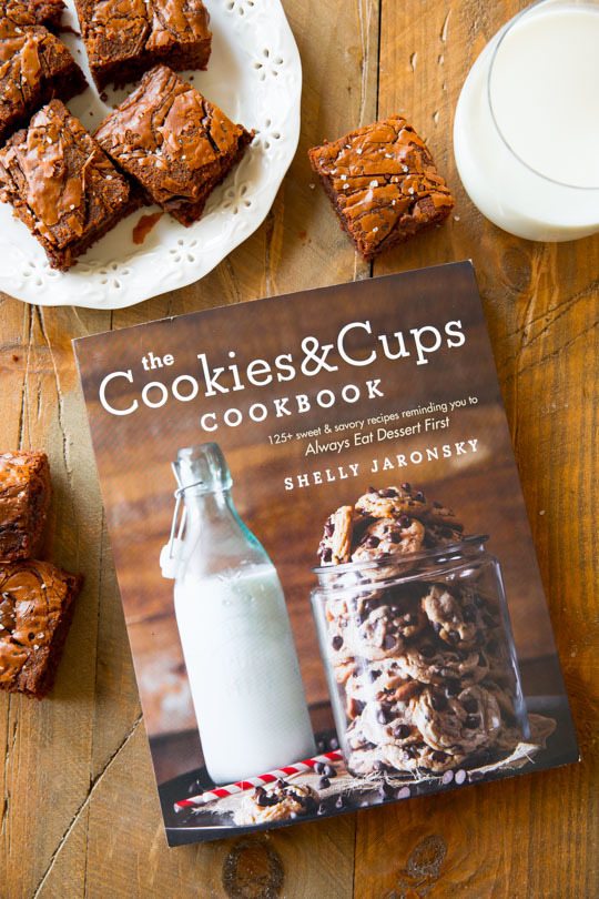 Le livre de recettes Cookies & Cups par Shelly Jaronsky