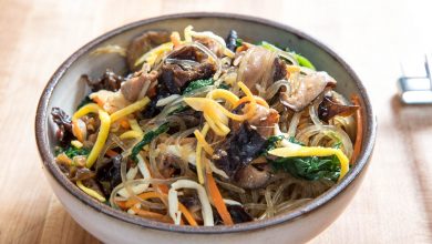 Photo of Recette de Japchae (nouilles coréennes en verre avec du porc et des légumes)