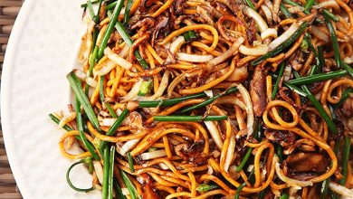 Photo of Recette de Lo Mein sauté au chou carbonisé, shiitake et ciboulette