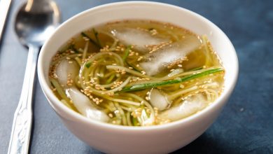 Photo of Recette de soupe coréenne glacée au concombre (Oi Naengguk)