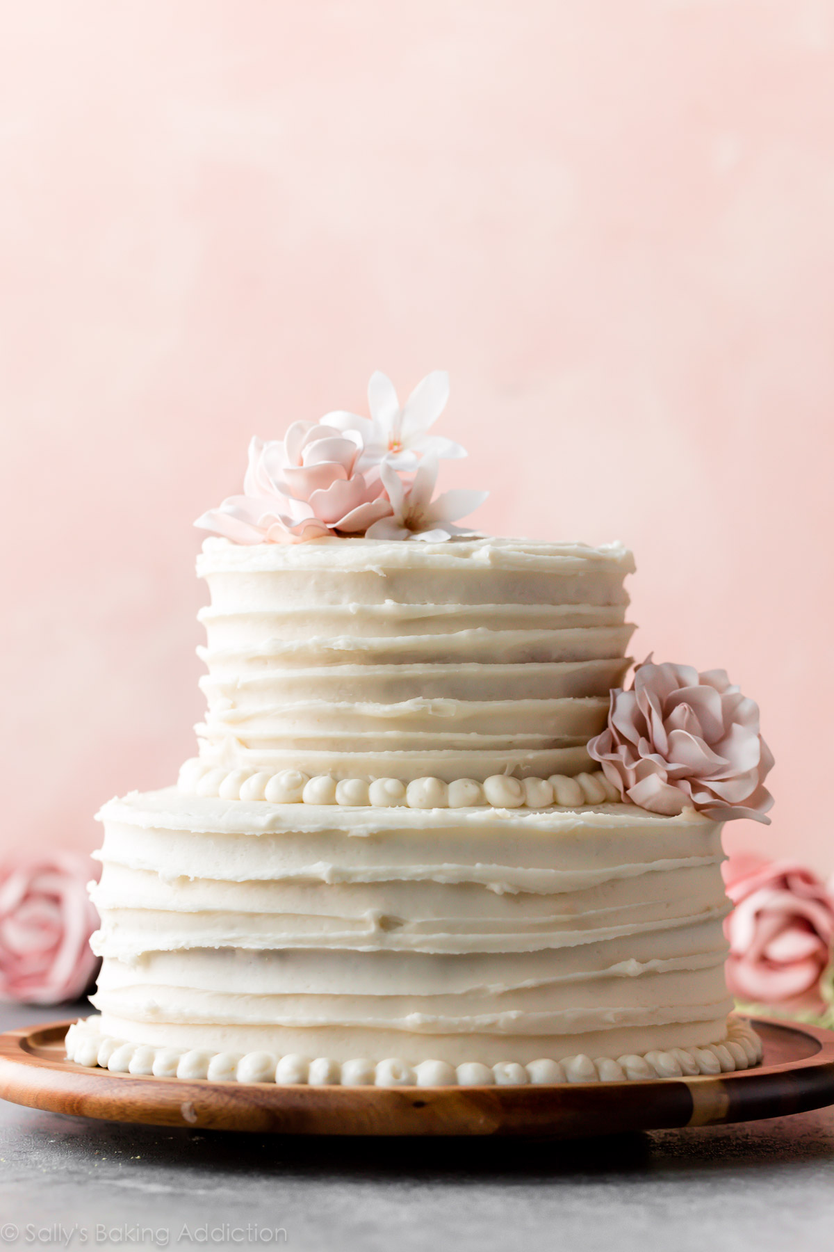 gâteau de mariage vanille maison à 2 niveaux
