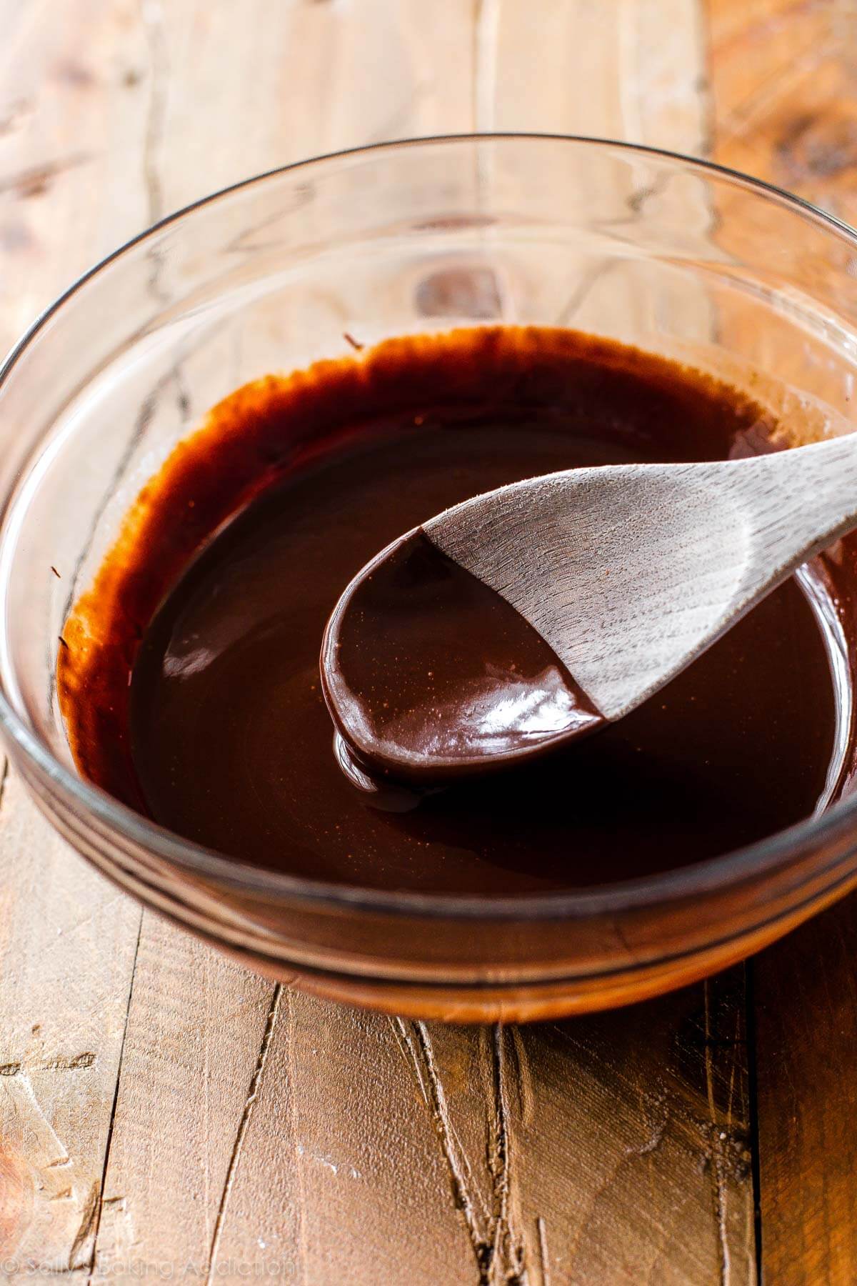 Comment faire des gâteaux de lave au chocolat au beurre d'arachide sur sallysbakingaddiction.com