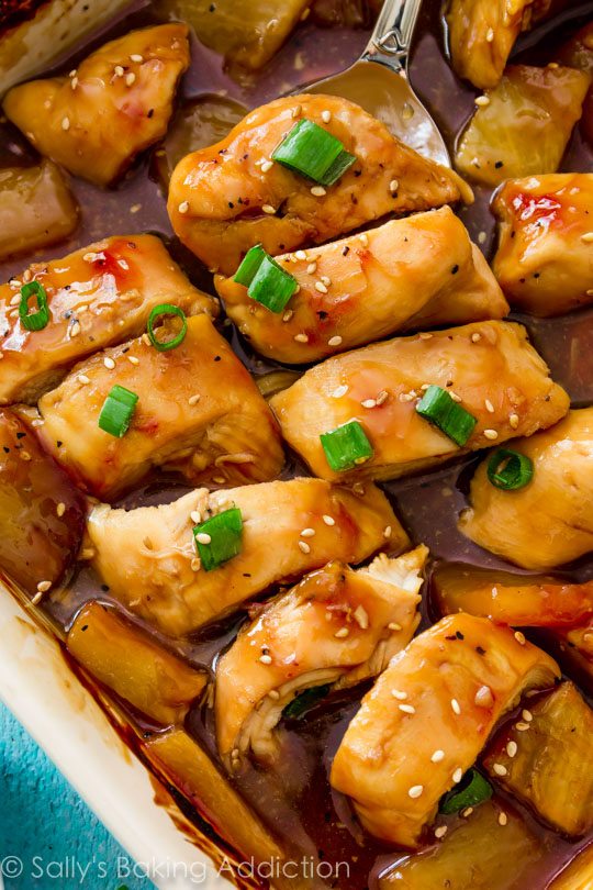 Versez simplement cette sauce teriyaki maison sur le poulet et faites cuire!