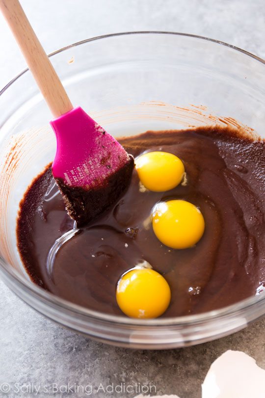 Comment faire un brownie à la poêle avec Sally's Baking Addiction