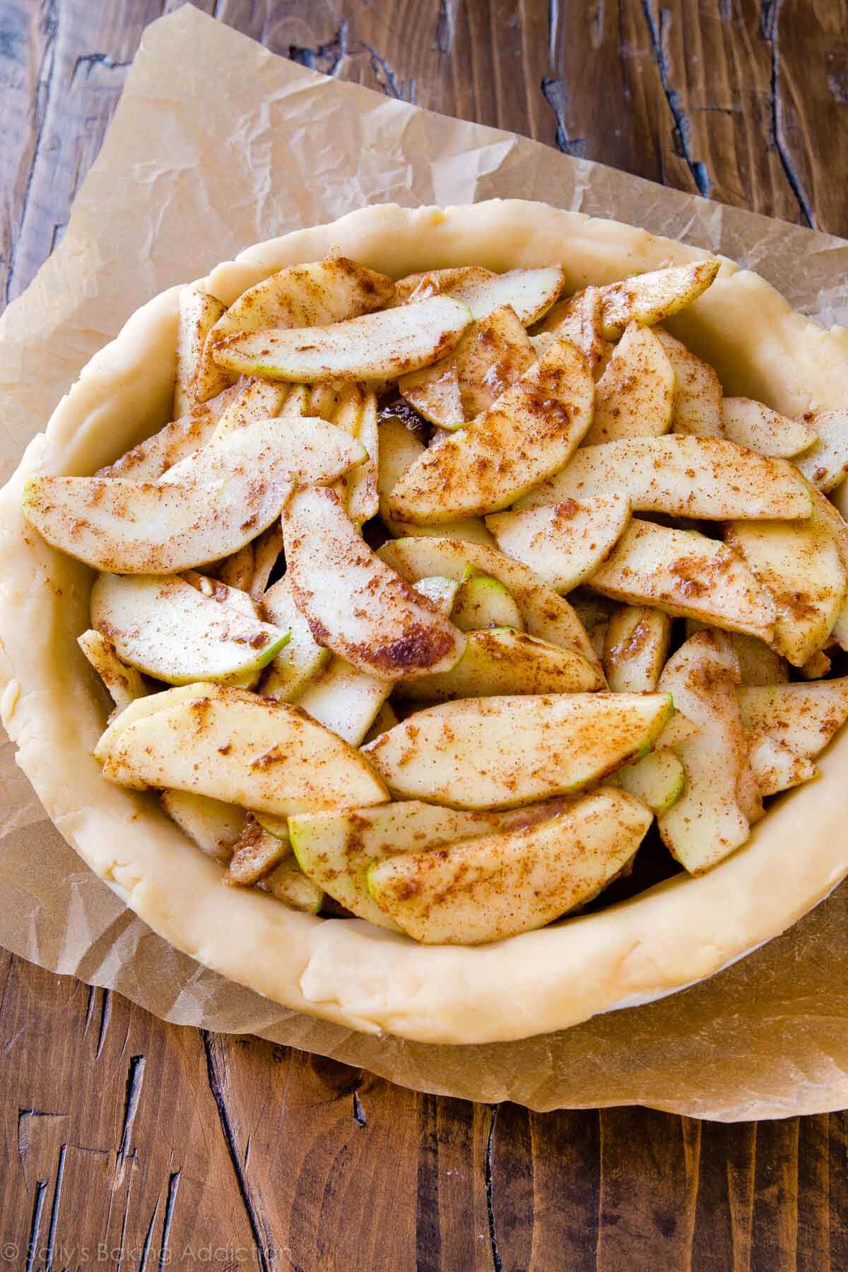 Comment faire une tarte aux pommes crumble sur sallysbakingaddiction.com