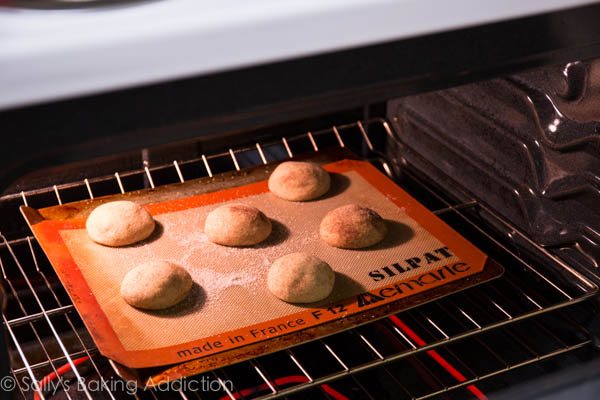 Comment faire des biscuits Snickerdoodle farcis au caramel »wiki utile sallysbakingaddiction.com