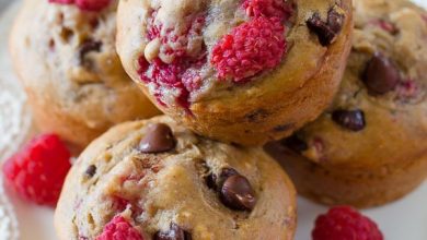 Photo of Muffins aux bananes et aux pépites de chocolat et aux framboises