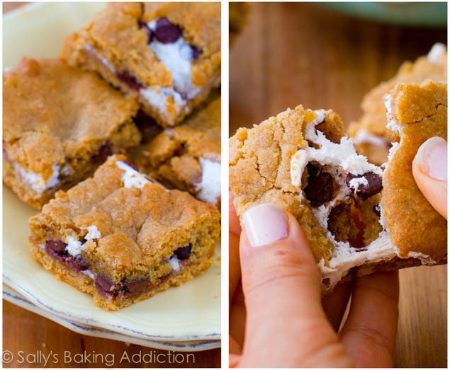 Des barres de biscuits graham cracker moelleuses et moelleuses avec des tourbillons de chocolat et de guimauve! Recette facile sur sallysbakingaddiction.com