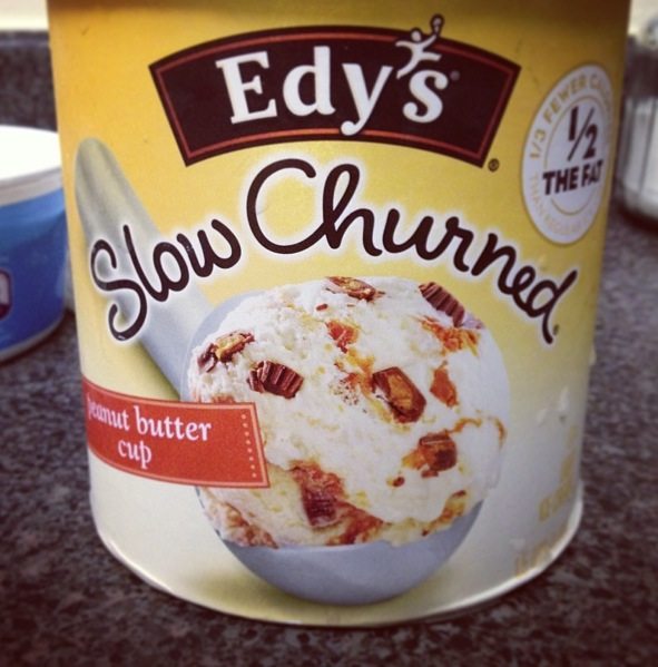 Crème glacée à la tasse de beurre d’arachide réduite de Fat Edy