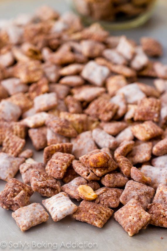 Huile d’arachide salée Nutella Puppy Chow par sallysbakingaddiction.com