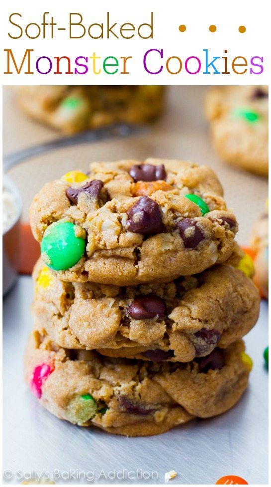 Monster Peanut Butter Cookies - les meilleurs cookies monstre que vous ferez jamais! @sallybakeblog