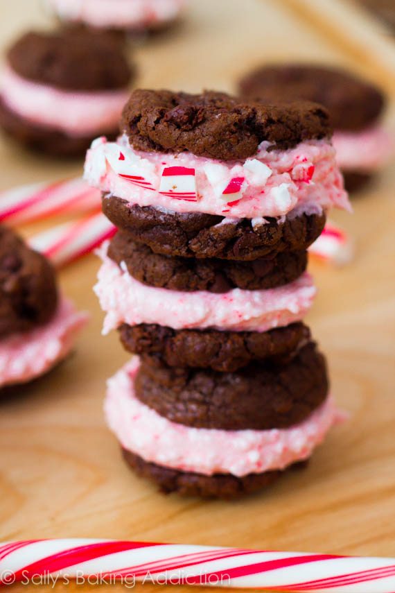 Biscuits au chocolat Fudge avec crème au beurre de canne à sucre | sallysbakingaddiction.com