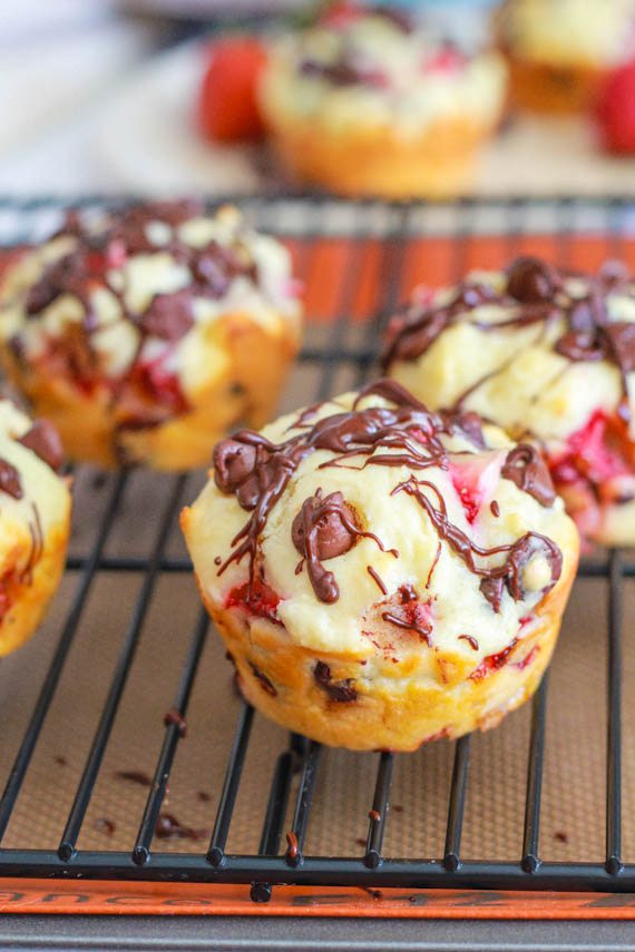 Muffins aux fraises recouverts de chocolat-4