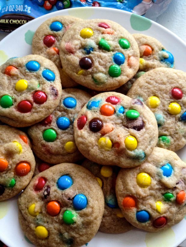 biscuits avec des bonbons colorés m&ms