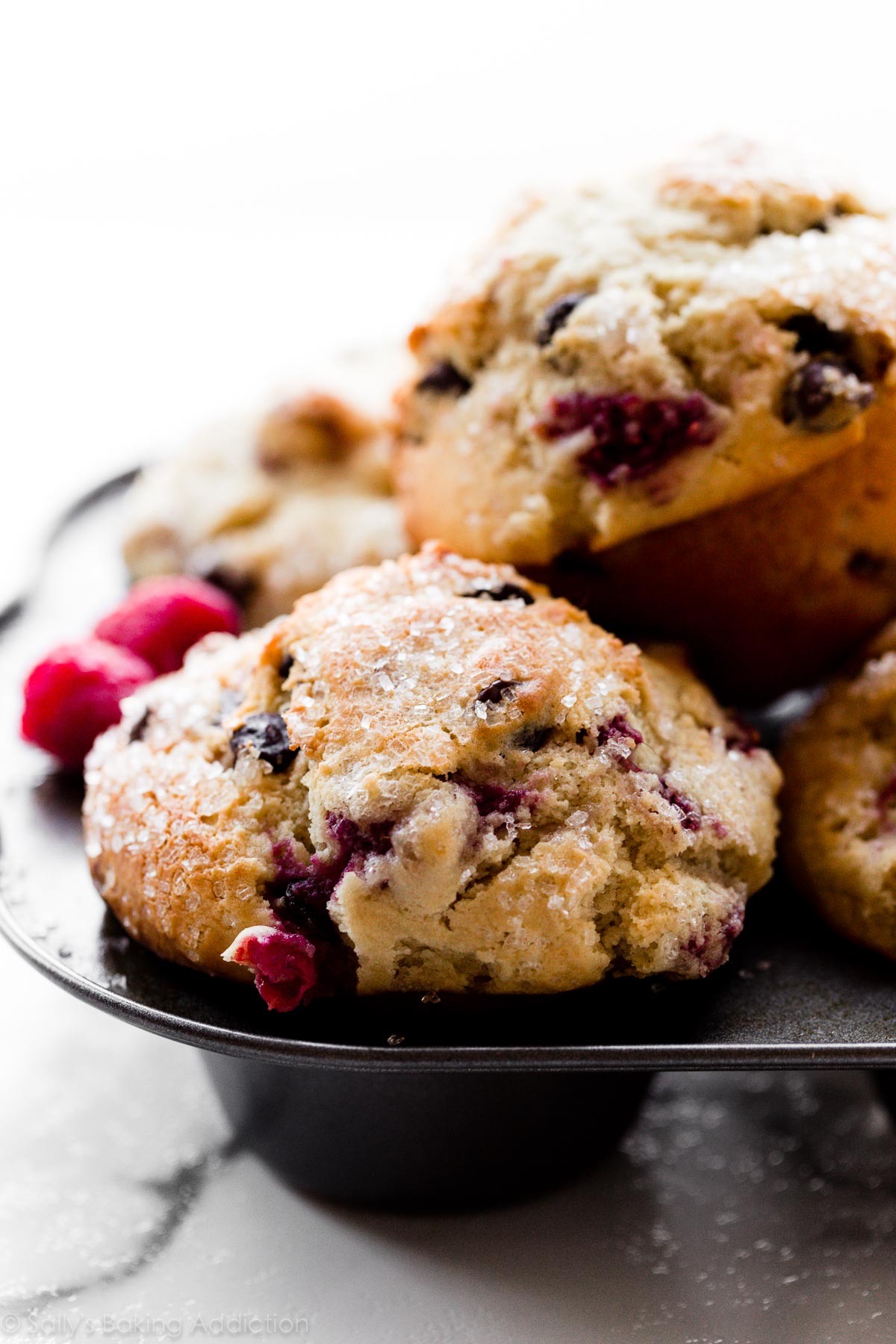 muffins aux pépites de chocolat aux framboises géantes