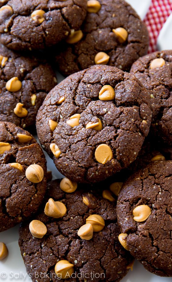 Brownie Biscuits au beurre d'arachide sans farine faits avec seulement quelques ingrédients simples!