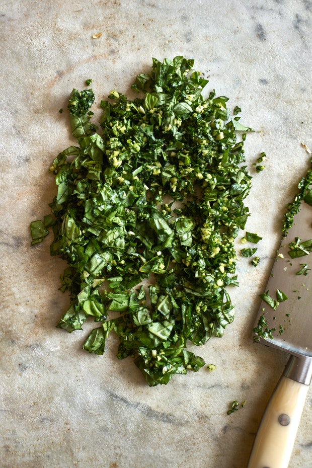 Comment faire du pesto comme une grand-mère italienne