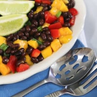 Salade de haricots noirs et papaye ou mangue