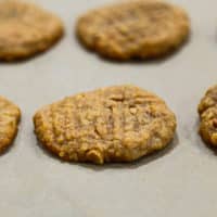 Biscuits végétaliens au beurre d'arachide