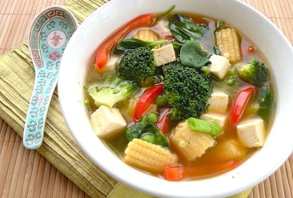 Soupe de légumes au tofu
