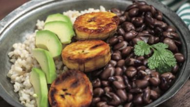 Photo of Bol de riz brun cubain avec plantains sucrés