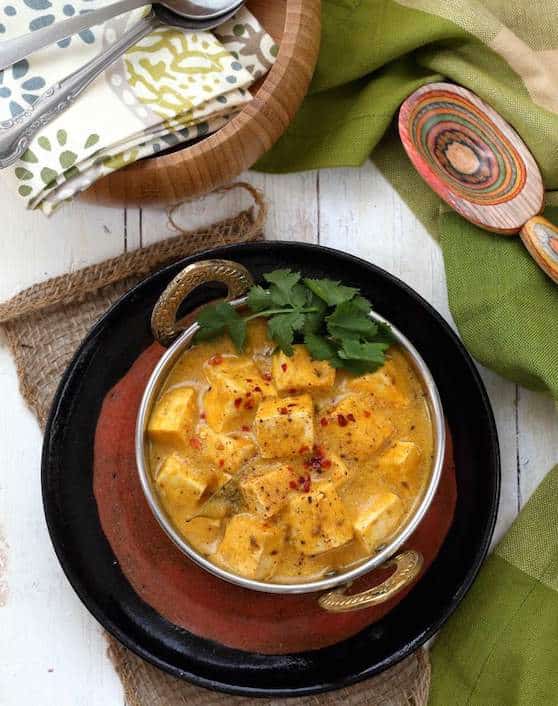 Recette de curry au tofu et à la mangue par Vegan Richa