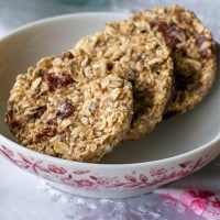 Biscuits de petit-déjeuner vegan sans cuisson par Ann Oliverio