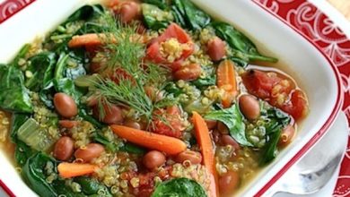 Photo of Soupe aux haricots roses, au quinoa et aux épinards