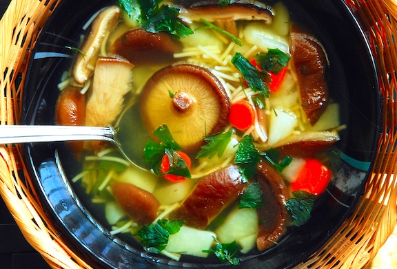 Soupe aux champignons shiitake et bok choy
