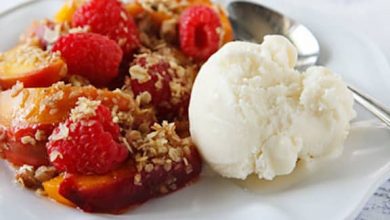 Photo of Crumble aux pêches et aux baies non cuit
