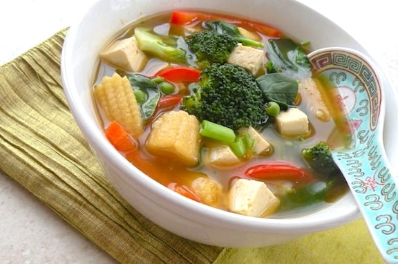 Soupe de légumes au tofu