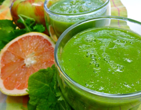 Smoothie vert fruité - pamplemousse et chou frisé