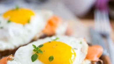 Photo of Croque-madame au saumon fumé et cheddar fort •