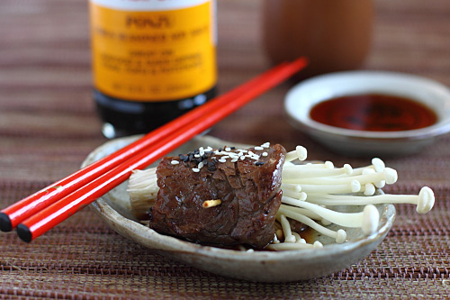 Recette facile de rouleaux de bœuf japonais avec sauce ponzu.  Fabriqué avec Mizkan HONTERI Mirin et AJIPON Ponzu.  |  rasamalaysia.com